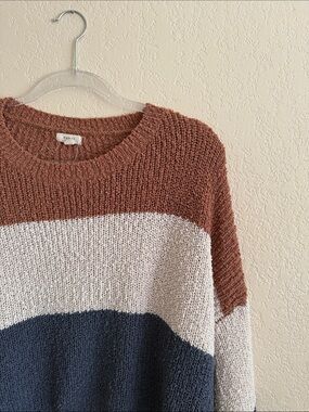 debut Colorblock Crewneck Sweater in Rust, Cream & Navy
